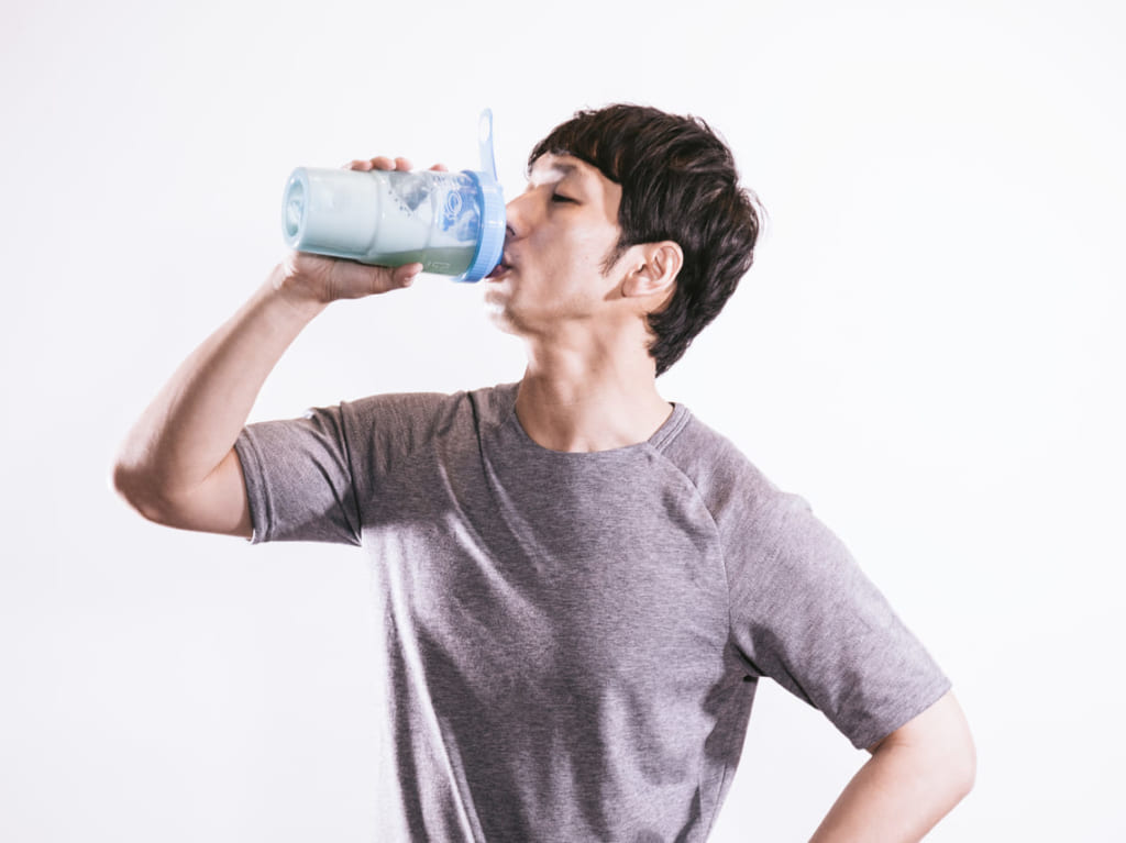 プロテインを飲む人